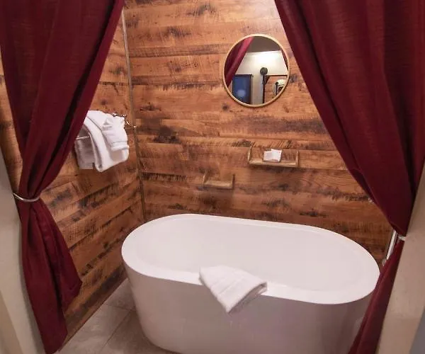 The At Thunder Mountain 4*